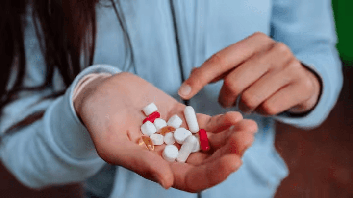 कैसे पता लगाएं कि दवा नकली है या असली, आम आदमी कैसे जाने यह बात․ “ • ˌ कैसे पता लगाएं कि दवा नकली है या असली, आम आदमी कैसे जाने यह बात․ “ • ˌ