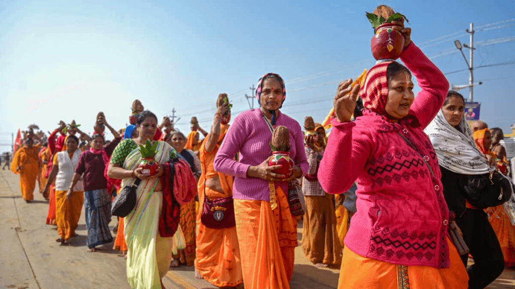 महाकुंभ में महिलाओं के स्नान का वीडियो पोस्ट करने पर ‘पत्रकार’ गिरफ्तार !! “ • ˌ महाकुंभ में महिलाओं के स्नान का वीडियो पोस्ट करने पर ‘पत्रकार’ गिरफ्तार !! “ • ˌ