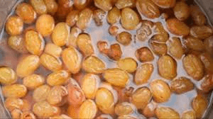 सुबह खाली पेट खाएं भीगी हुई किशमिश, 15 दिन में बदल जाएगी आपकी सेहत और खूबसूरती! “ • ˌ सुबह खाली पेट खाएं भीगी हुई किशमिश, 15 दिन में बदल जाएगी आपकी सेहत और खूबसूरती! “ • ˌ