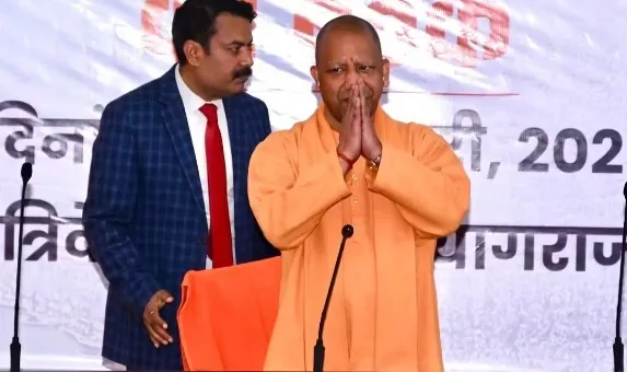 जो जिस घाट के समीप है, वहीं करे स्नान’ CM योगी ने की श्रद्धालुओं से अपील!! “ • ˌ जो जिस घाट के समीप है, वहीं करे स्नान’ CM योगी ने की श्रद्धालुओं से अपील!! “ • ˌ