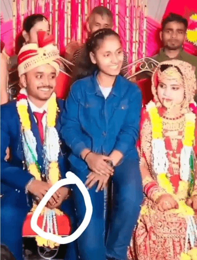 शादी में जिजू से चिपक कर बैठ गई साली, किया ऐसी जगह टच, सकपका गया दूल्हा, देखें Video !! “ • ˌ शादी में जिजू से चिपक कर बैठ गई साली, किया ऐसी जगह टच, सकपका गया दूल्हा, देखें Video !! “ • ˌ