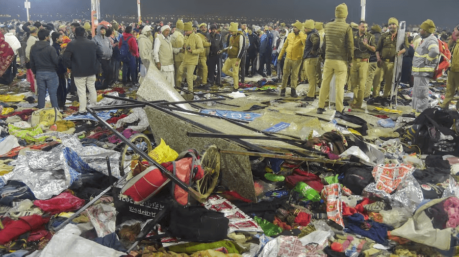 महाकुंभ भगदड़ में 25 से ज्यादा लोगों की मौत की आशंका, सूत्रों के हवाले से आई जानकारी !! “ • ˌ महाकुंभ भगदड़ में 25 से ज्यादा लोगों की मौत की आशंका, सूत्रों के हवाले से आई जानकारी !! “ • ˌ