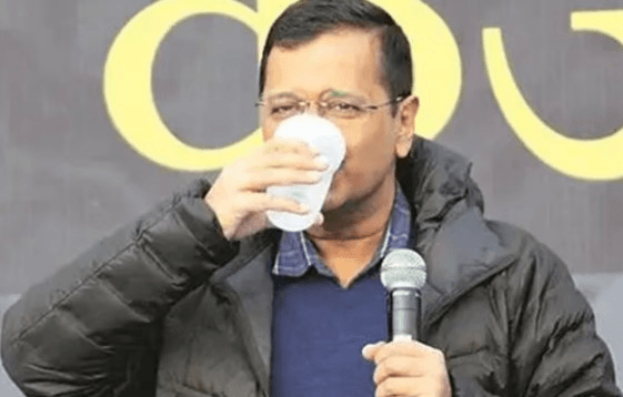 17 फरवरी को पेश हों केजरीवाल, कोर्ट का नोटिस; यमुना में जहर के दावे पर बढ़ी मुश्किल!! “ • ˌ 17 फरवरी को पेश हों केजरीवाल, कोर्ट का नोटिस; यमुना में जहर के दावे पर बढ़ी मुश्किल!! “ • ˌ