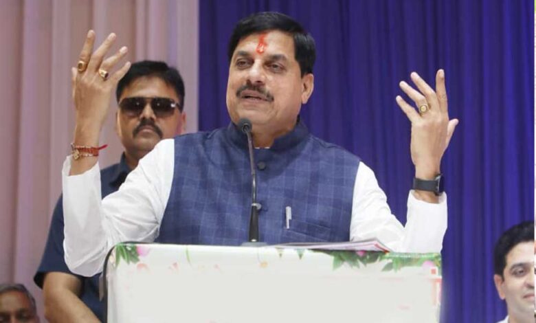 मध्य प्रदेश के संविदा कर्मी होंगे नियमित, 10 साल सेवा वाले पाएं ढेरों सुविधाएं – Khabar Monkey